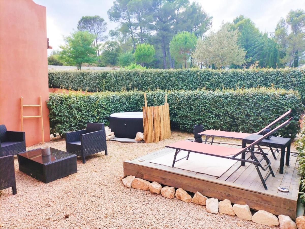 شقة Quietude En Luberon Roussillon en Isere المظهر الخارجي الصورة